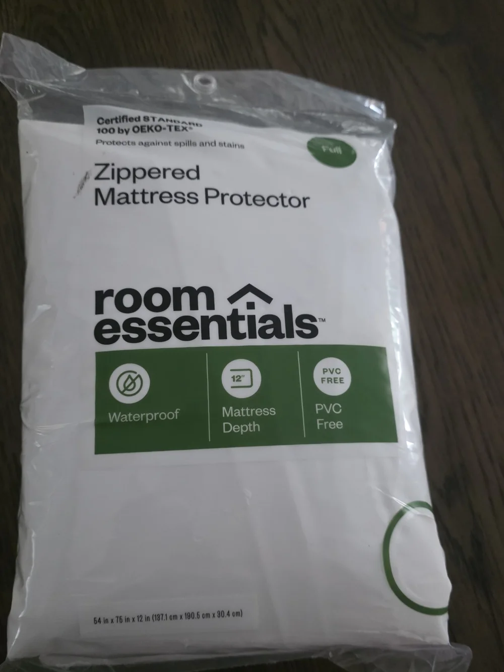 Room Essentials White Zippered Mattress Protector with Green Accent